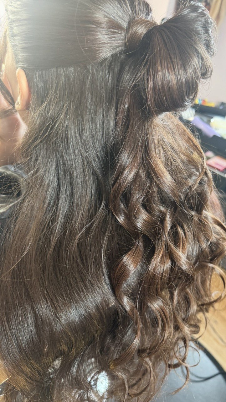 Wedding Party — Hair Bow with Cascading Curls