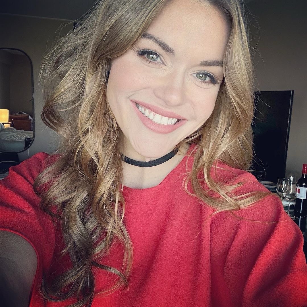 Celebrity Glam Waves & Makeup